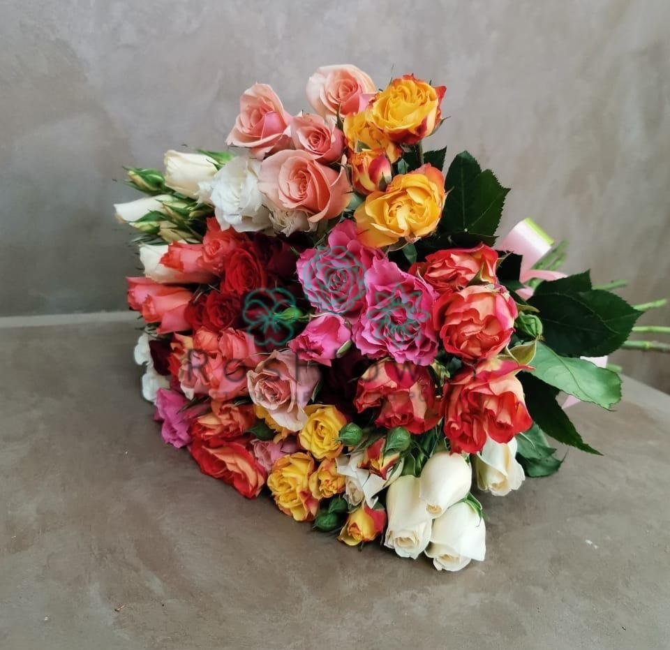 Букет цветов из: Розы в Красочном