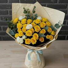 Букет цветов из:  Розы в Красочном