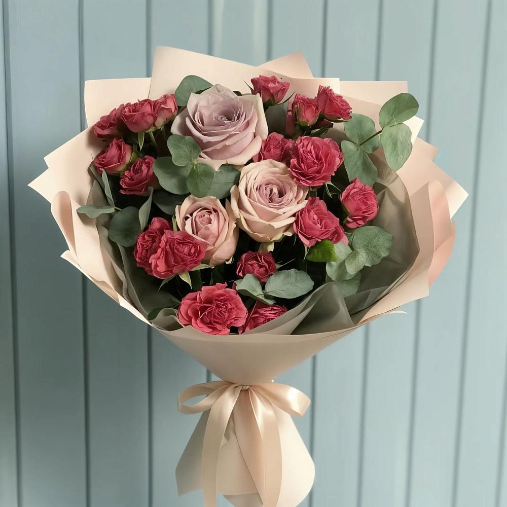 Букет цветов из: Гвоздики и Розы в Красочном