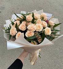 Букет Кремовые розы Латте в Красочном
