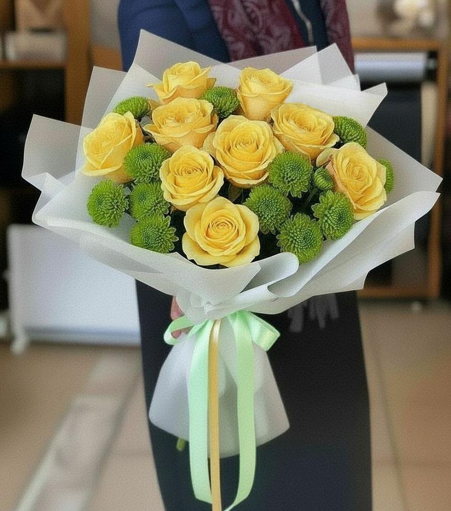 Букет цветов из: Хризантемы и Розы в Красочном