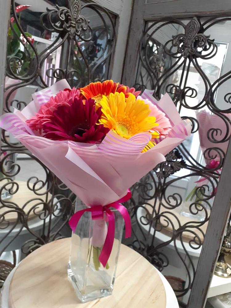 Букет цветов из: Герберы в Красочном