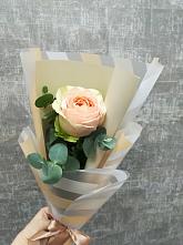 Букет цветов из:  Розы в Красочном