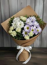 Букет цветов из:  Хризантемы и Розы в Красочном