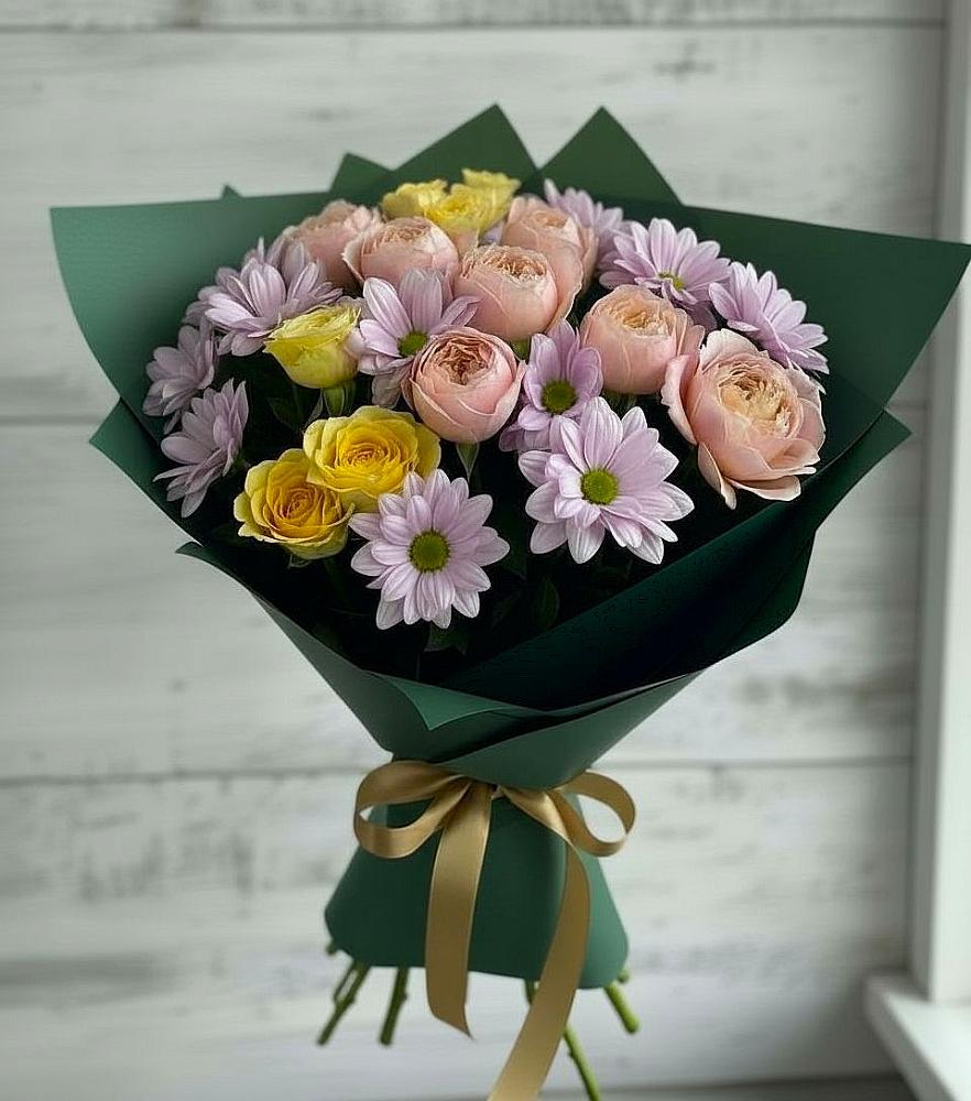 Букет цветов из: Хризантемы и Розы в Красочном