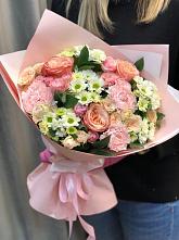 Букет нежные объятья в Красочном Букет цветов из: Гвоздики, Розы и Хризантемы в Красочном