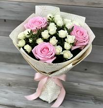 Букет цветов из:  Розы в Красочном