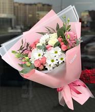 Букет цветов из:  Розы, Лизиантусы и Хризантемы в Красочном