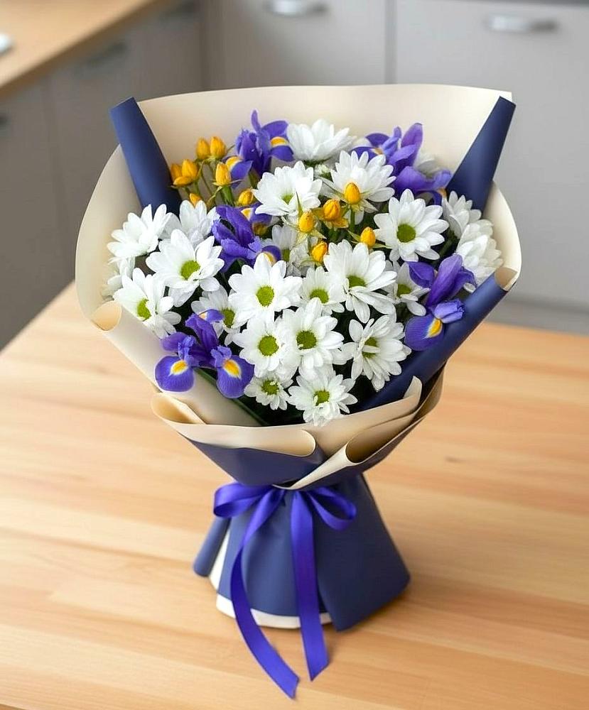 Букет цветов из: Розы, Ирисы и Хризантемы в Красочном