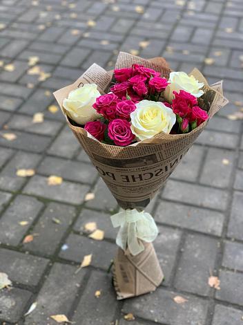 Букет цветов из: Розы в Красочном