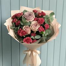 Букет цветов из:  Гвоздики и Розы #REPLACE_PRED# Красочном