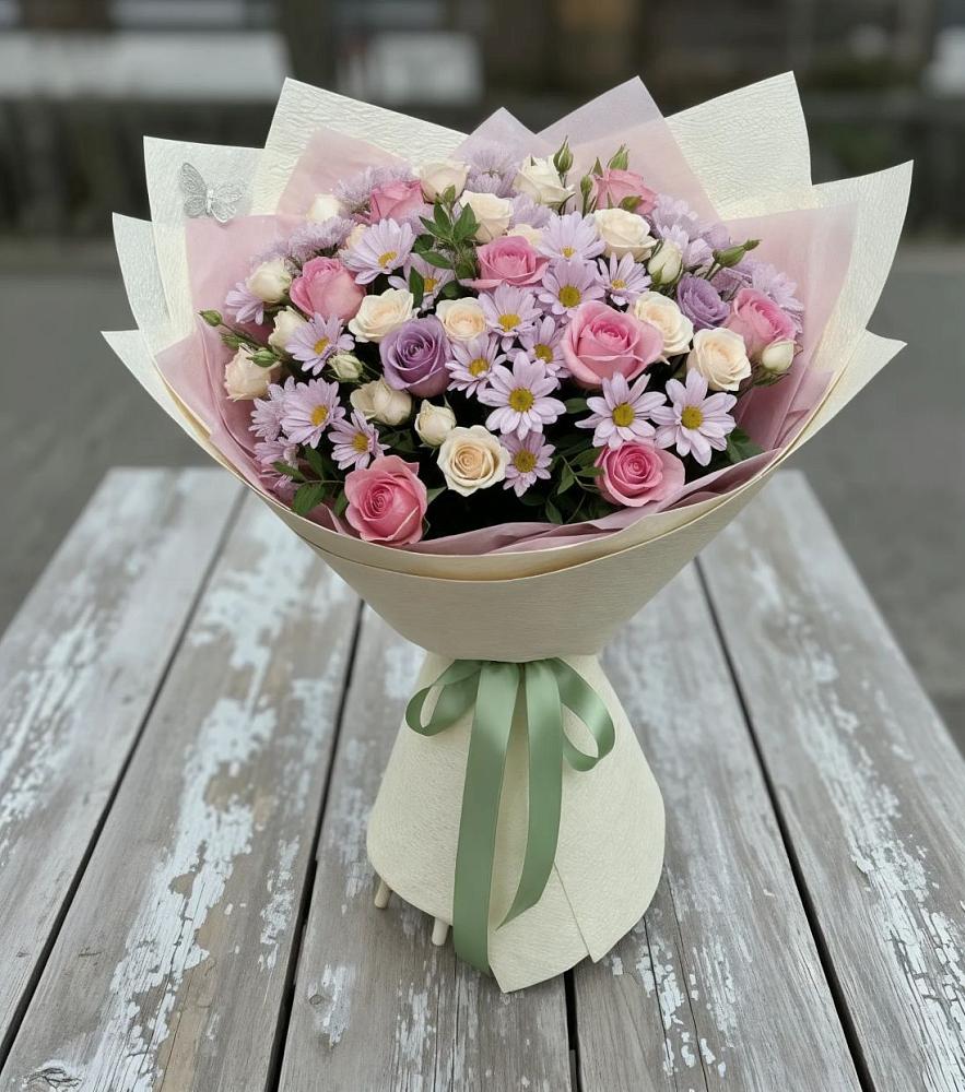 Букет цветов из: Розы и Хризантемы в Красочном