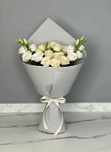 Букет цветов из:  Розы и Лизиантусы в Красочном